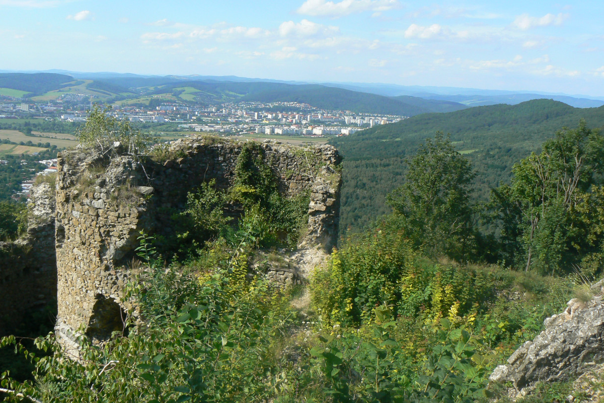 Hrad Jasenov – najkrajšia trasa a zaujímavosti, ktoré prekvapia