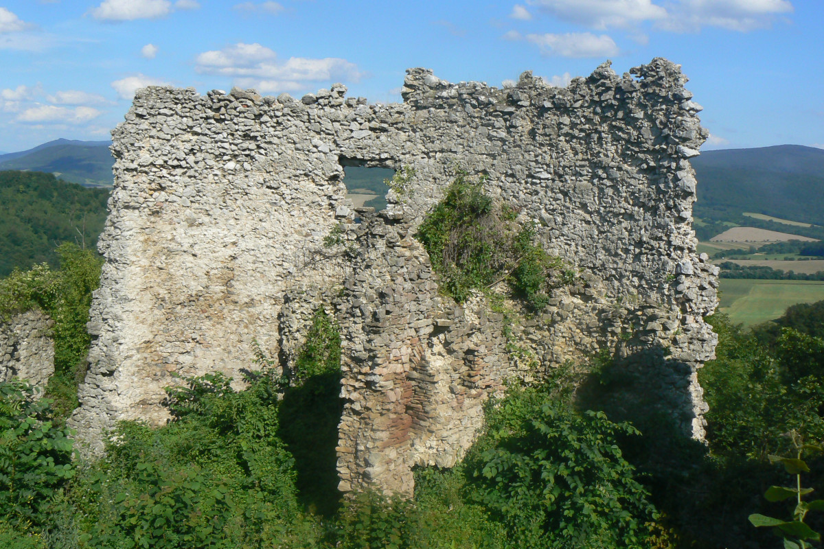 Hrad Jasenov - trasa a zaujímavosti
